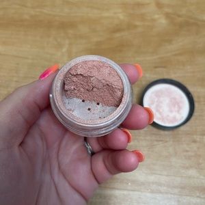 Young Living Savy Minerals Make Up